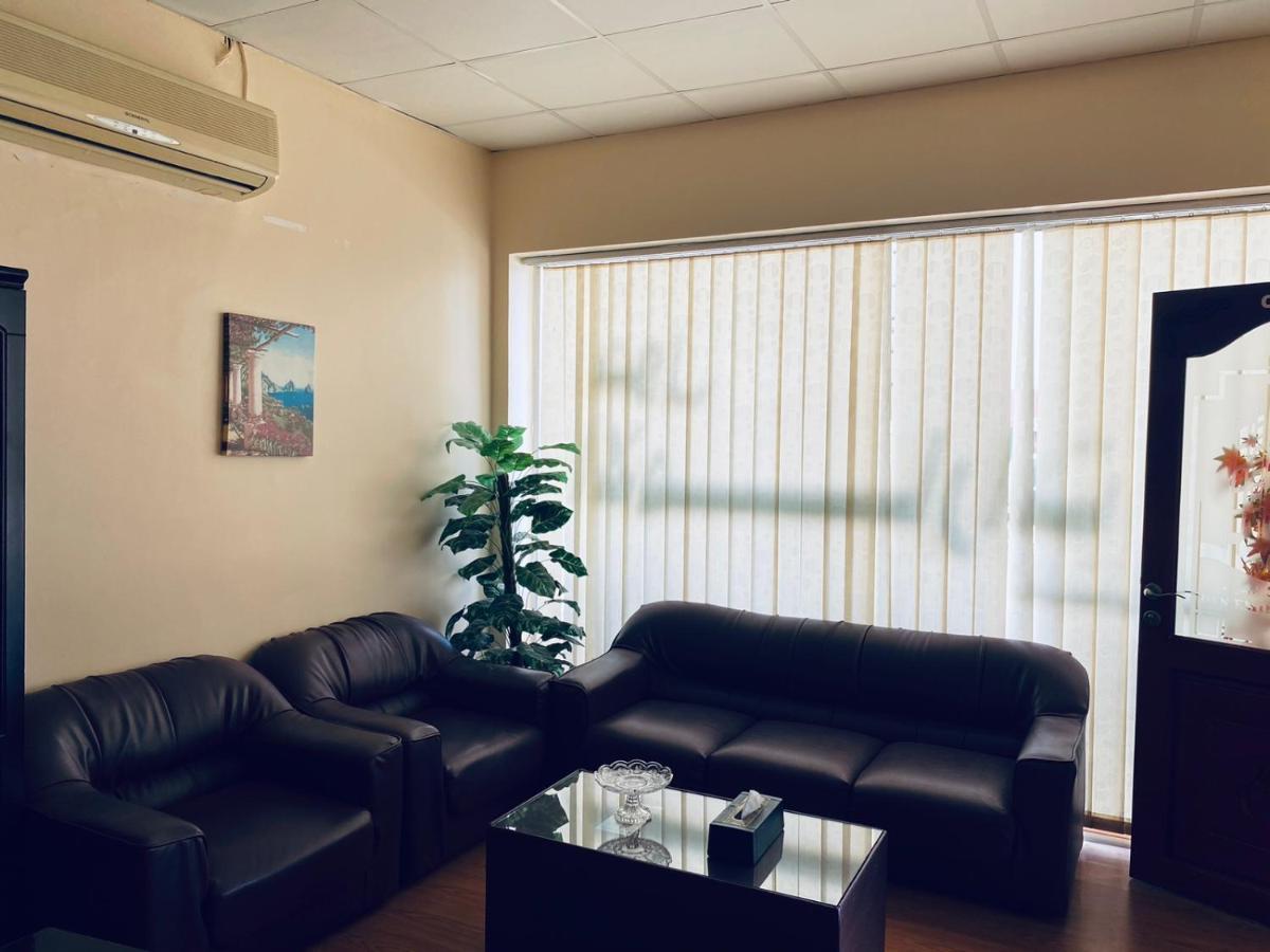 Pan Emirates Hotel Apartments 샤르자 외부 사진