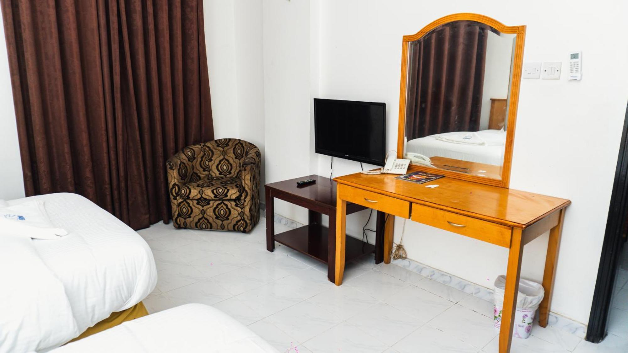 Pan Emirates Hotel Apartments 샤르자 외부 사진