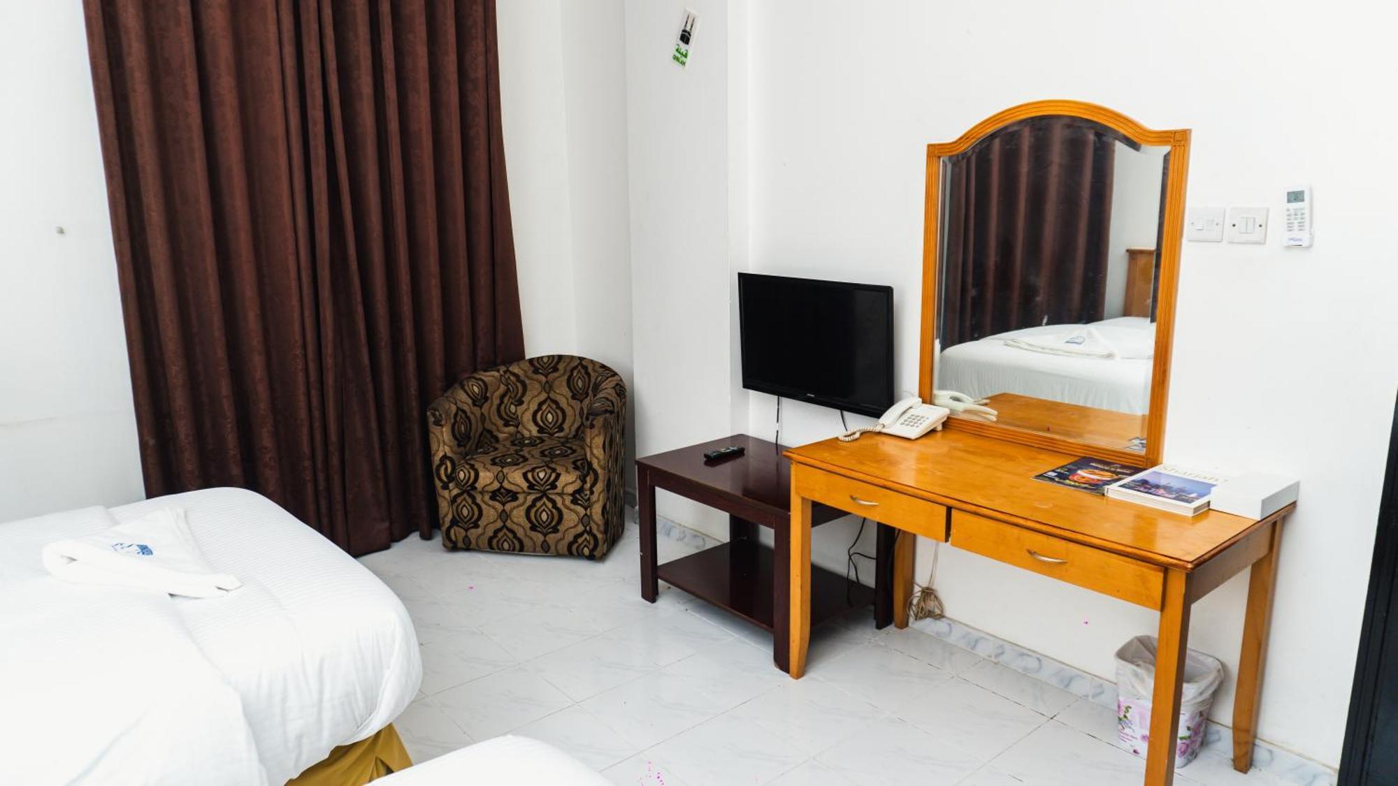 Pan Emirates Hotel Apartments 샤르자 외부 사진