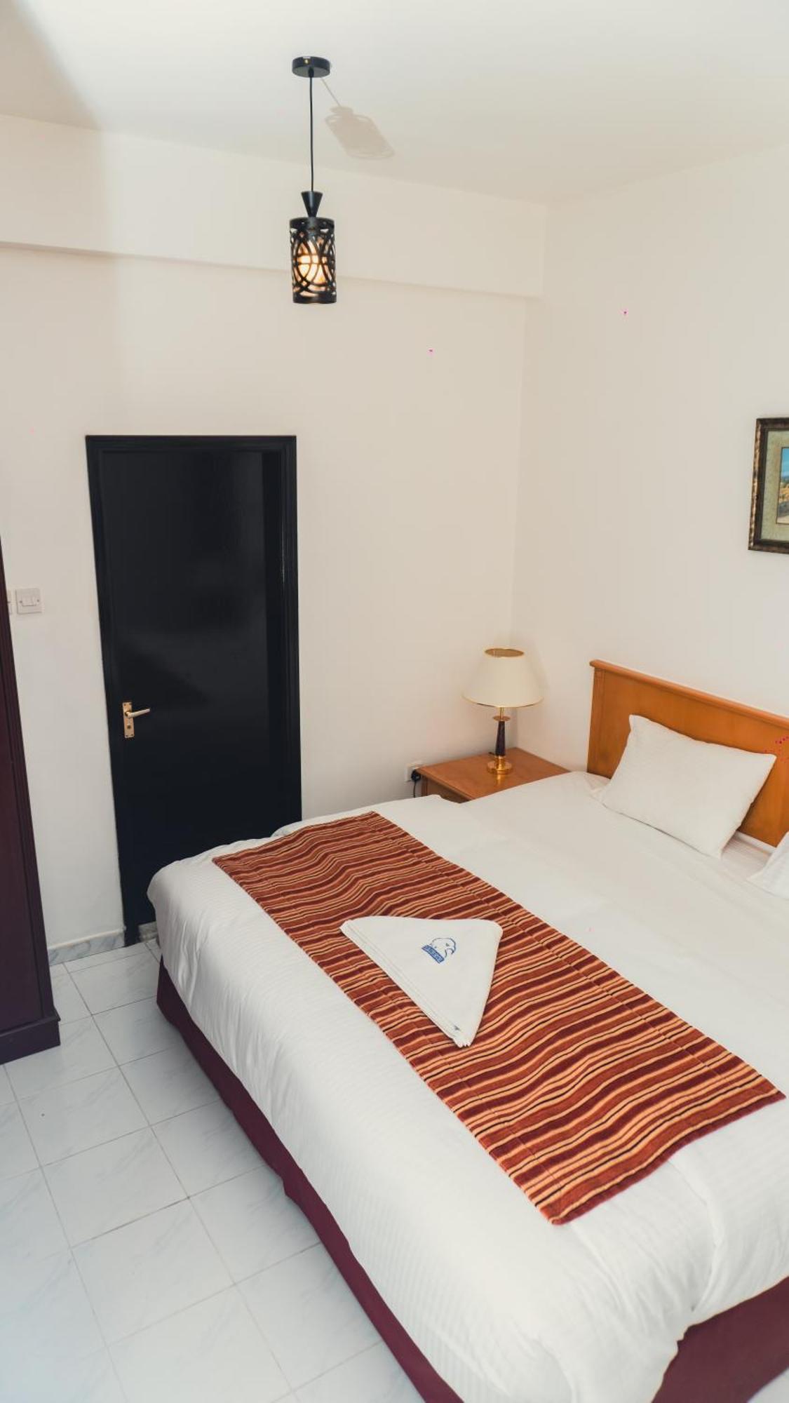 Pan Emirates Hotel Apartments 샤르자 외부 사진
