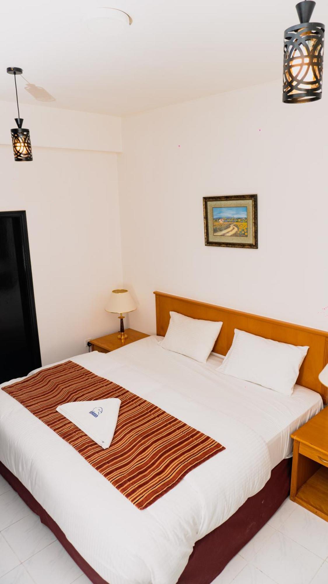 Pan Emirates Hotel Apartments 샤르자 외부 사진
