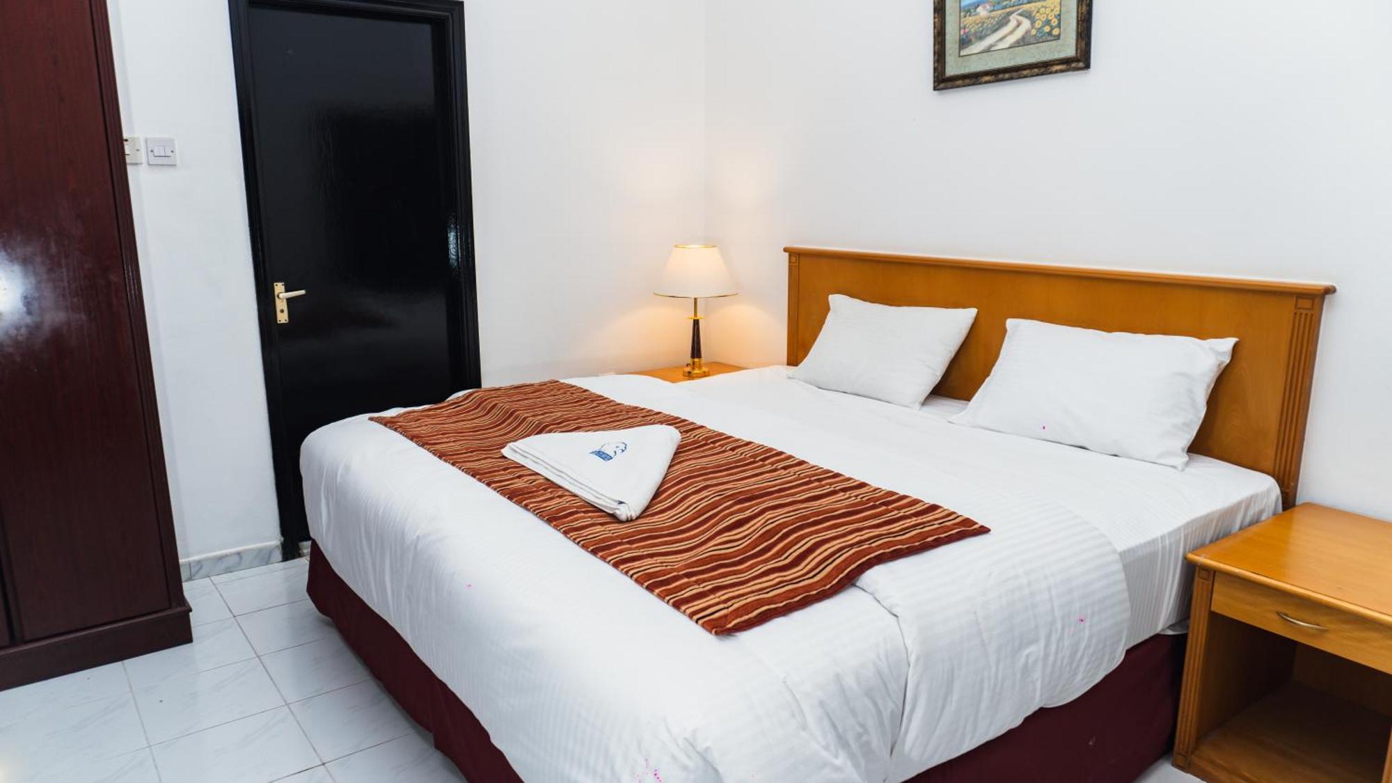 Pan Emirates Hotel Apartments 샤르자 외부 사진