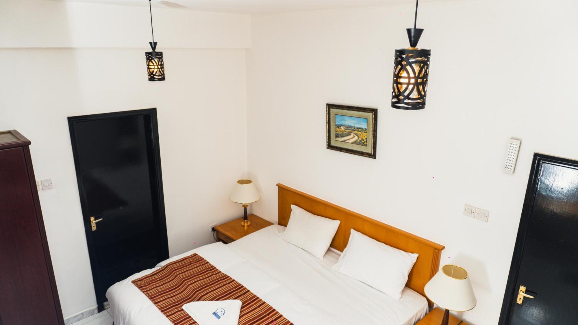Pan Emirates Hotel Apartments 샤르자 외부 사진